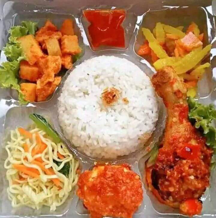 (082226001128) UTRIE Snack Catering Katering Nasi Kotak di Solo Surakarta, menerima pesanan snack kotak atau snack box Daily Catering atau catering hariran untuk Perusahaan Karyawan kantor pabrik